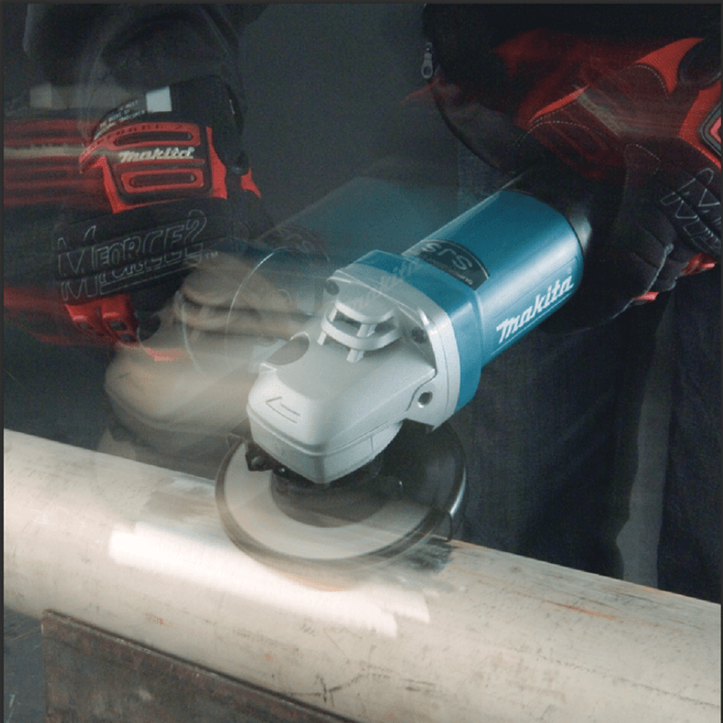 Amoladora Angular 4-1/2 1100W 12000 rpm Makita 9564P